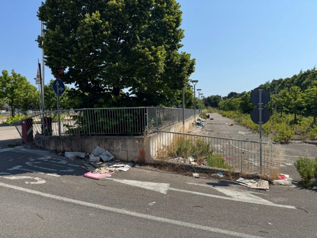 rifiuti-area-camper-1-650x488