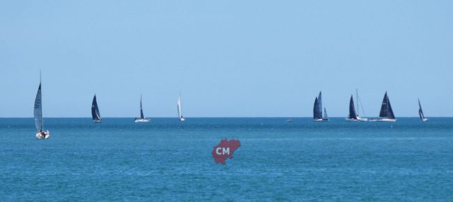 spiaggia-affollata-mare-estate-1-giugno-2025-lungomare-centro-civitanova-FDM-8-650x290