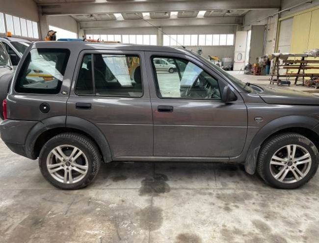 Land-Rover-Freelander
