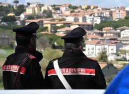 Falsi agenti della Nexi  gli chiedono 12.500 euro:  truffa sventata, due denunciati