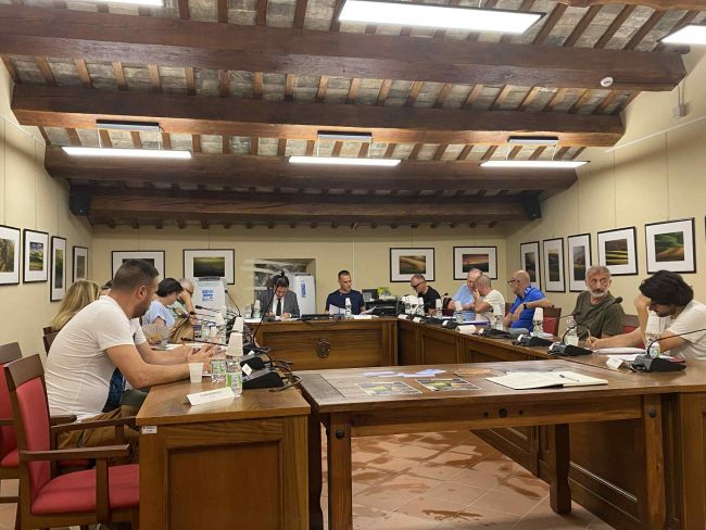 consiglio-comunale-morrovalle-30-06-2025-650x488