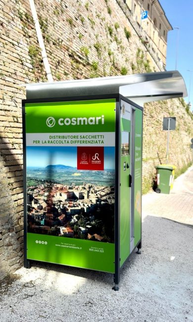 recanati-distributore-sacchetti1-390x650