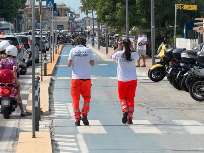 soccorso-spiaggia-bagnina-affogamento-affogati-06072025-650x488