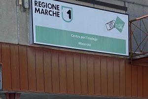 Piastrellista, idraulico e oss  tra le offerte di lavoro in provincia