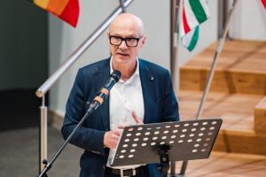 «Bene i sostegni alle famiglie  e il lavoro sulle liste d’attesa,  ma aspettiamo il confronto con la Regione»