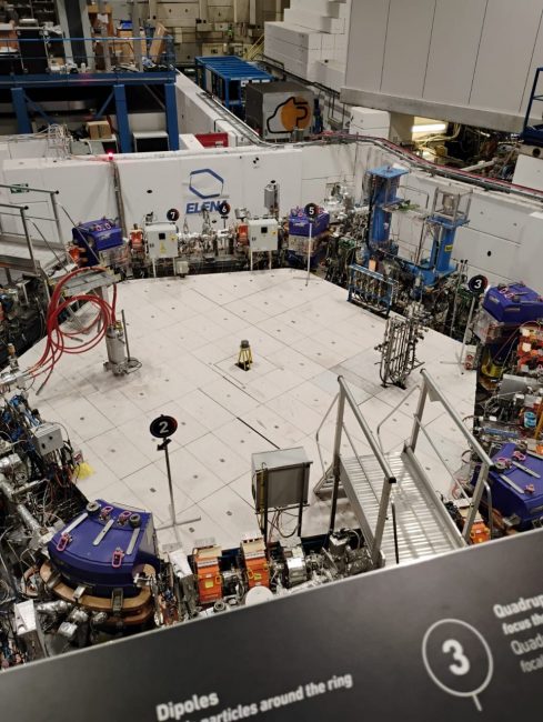 CERN-interno-1-489x650