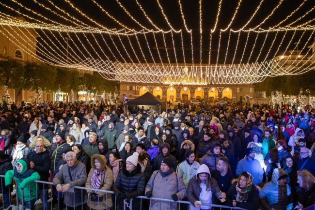 capodanno-piazza-civitanova-2-650x434