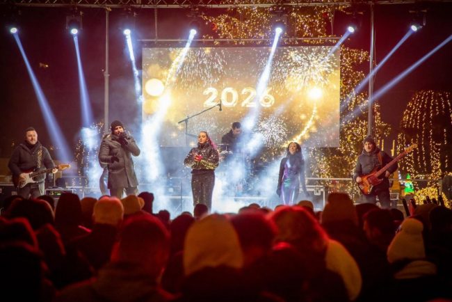 capodanno-piazza-civitanova-7-650x434