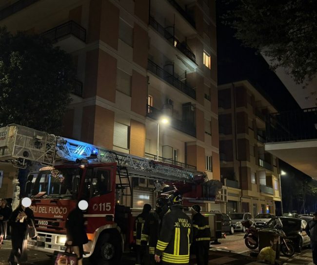 incendio-civitanova-1-650x543