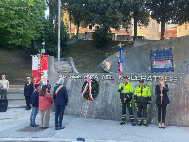 25-aprile-Macerata-650x488