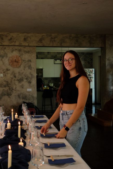 Alexandra3-1-434x650