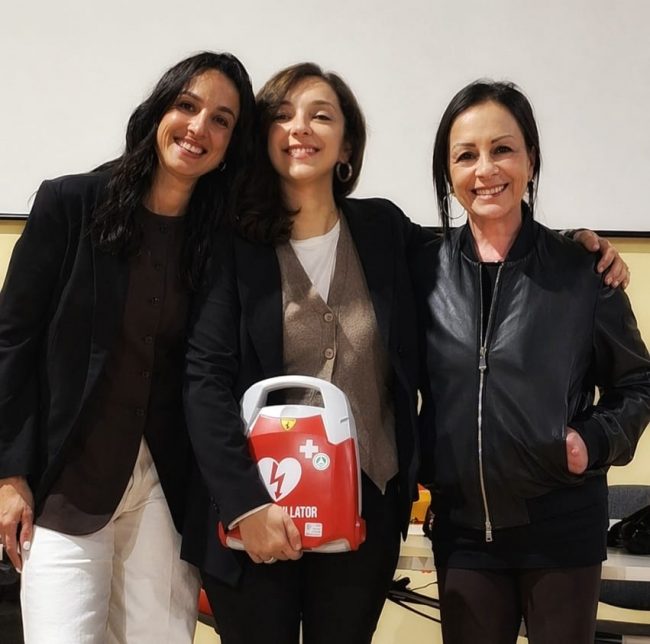 Lassessora-ai-Servizi-Sociali-Camilla-Palmieri-al-centro-insieme-alle-infermiere-Cristina-Ciucci-e-Paola-Paolucci