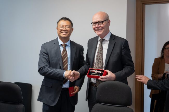 confucio_Unimc_Li-Xiaoyong-e-John-McCourt