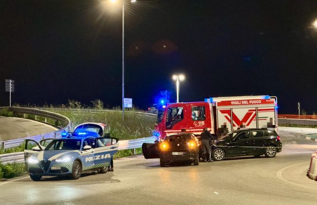 incidente rotonda superstrada civitanova (1)