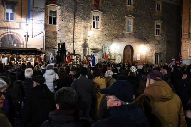 processione-venerdi-santo-matelica-6-650x433