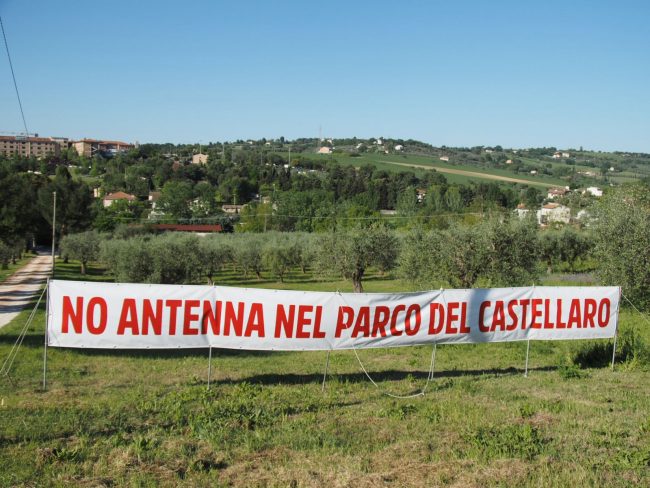 striscioni-antenna-parco-castellaro-1-650x488