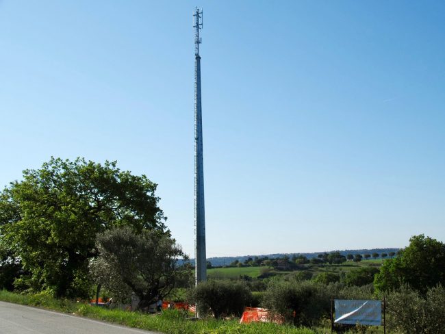 striscioni-antenna-parco-castellaro-2-650x488