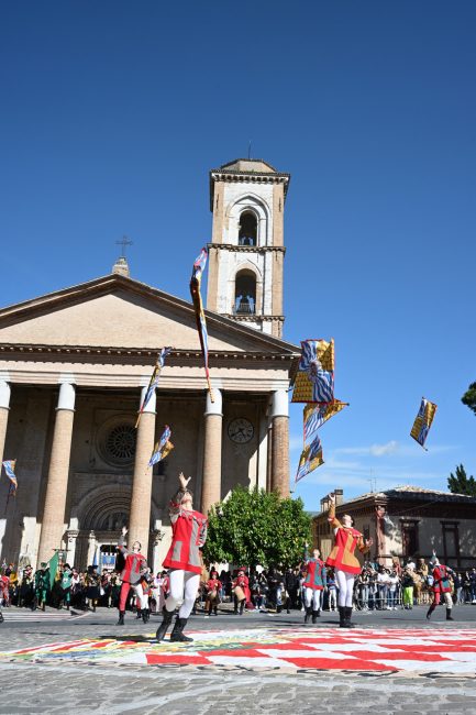 11-corteo-2-433x650