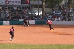 Softball, l’Ares cade due volte a Forlì:  ora gli spareggi salvezza