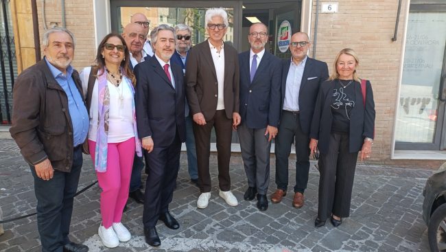 Parcaroli con esponenti di Forza Italia - dimensioni grandi