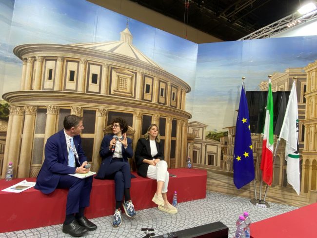Salone del libro Lucrezia Ercoli Silvia Luconi (2)