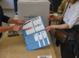 «Mia moglie è paralizzata  ma voleva andare a votare:  la burocrazia gli ha detto no»