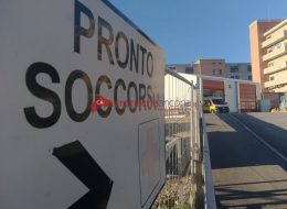 Passeggera sviene mentre è in moto:  coppia cade sull’asfalto in autostrada