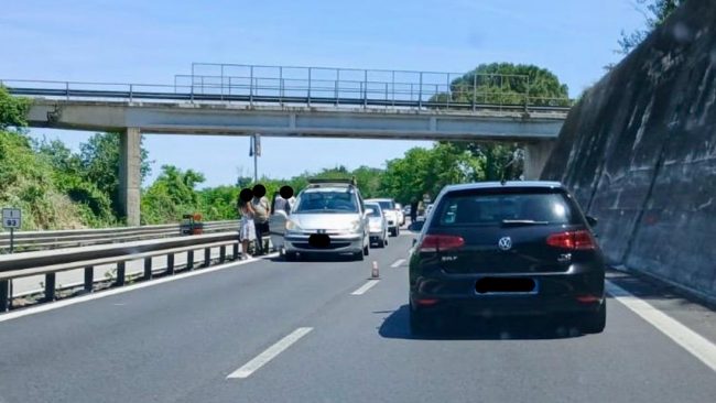 auto-ferma-superstrada-2-650x366