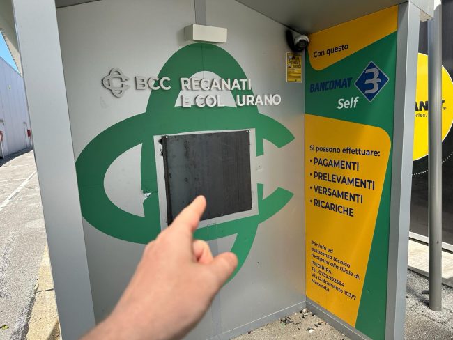 bancomat furto (3)