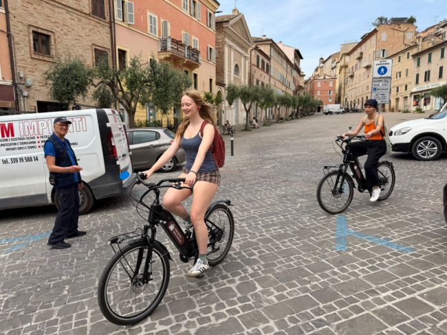 bike-sharing-macerata-piazza-mazzini