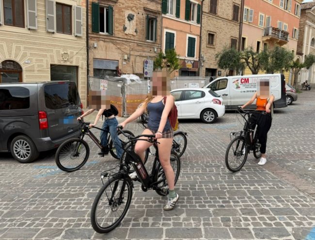 bike-sharing-piazza-mazzini-macerata-2-650x494