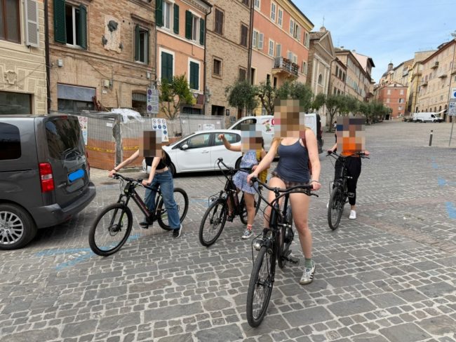 bike-sharing-piazza-mazzini-macerata-4-650x488