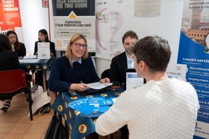 Unimc fa incontrare studenti e imprese:  oltre 300 laureati al Career day