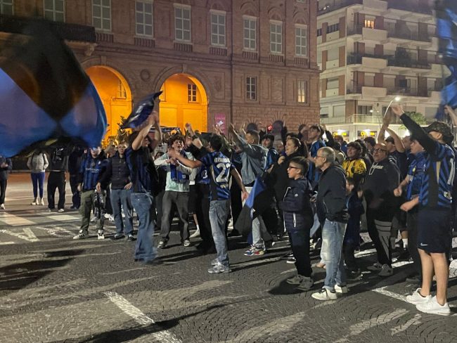 festeggiamenti vittoria scudetto inter - piazza xx settembre civitanova (6)