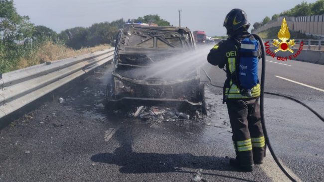 incendio-auto-van-2-650x365