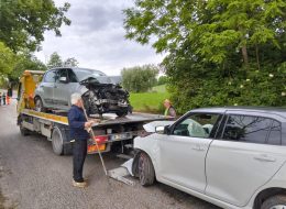 Frontale tra due auto nelle campagne:  una donna portata a Torrette,  ferito anche il figlio