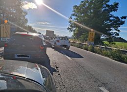 Tamponamento tra 4 auto in superstrada:  due feriti al pronto soccorso.  Code tra Morrovalle e Corridonia