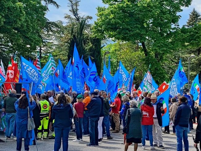 primo-maggio-cgil-cisl-uil-matelica-3-650x487