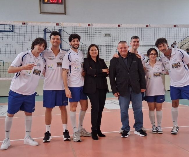 schiacciata-pallavolo-bullismo-1-650x539