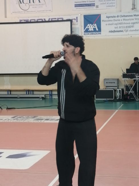 schiacciata-pallavolo-bullismo-4-488x650