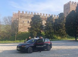 Si spaccia per carabiniere  e si fa accreditare 8mila euro:  truffatore denunciato