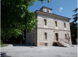 Villa Fermani riapre dopo il restyling:  «Riemersa la scritta storica  e particolari celati dal tempo»