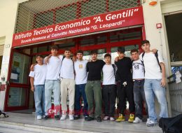 Maturità segnata dalla strage in superstrada:  «La morte di quei tre ragazzi  ci ha provato tantissimo»