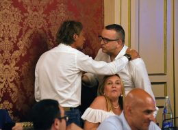 Caos in Consiglio, tra urla e franchi tiratori  la maggioranza si squaglia al debutto:  fumata nera per Luciani presidente  (Foto) 