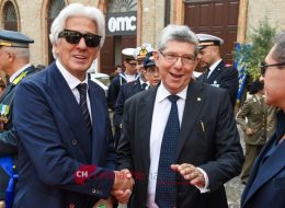 Romano Mari stringe la mano a Parcaroli:  «Abbassiamo i toni per il bene della città»
