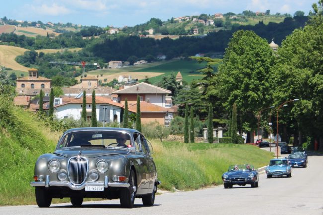 Raduno-Jaguar-Scuderia-Marche-9-650x433
