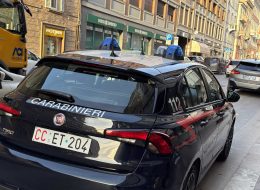 In scooter senza casco  fugge all’alt dei carabinieri:  bloccato in corso Cavour, era ubriaco