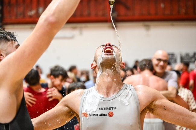 Tiberi basket macerata festa