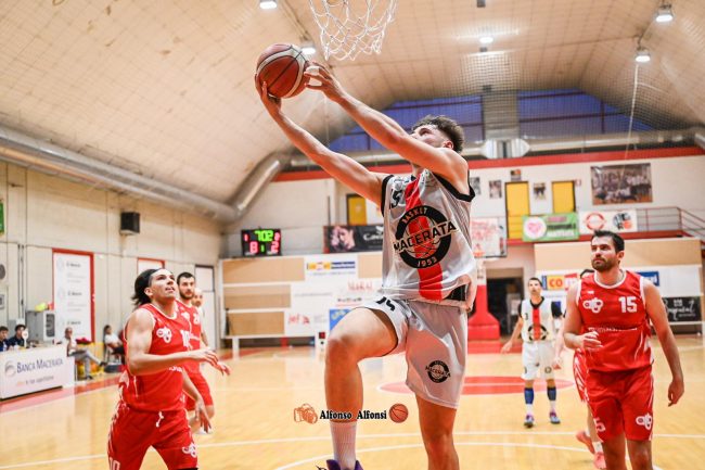 Tommaso Formentini basket Macerata