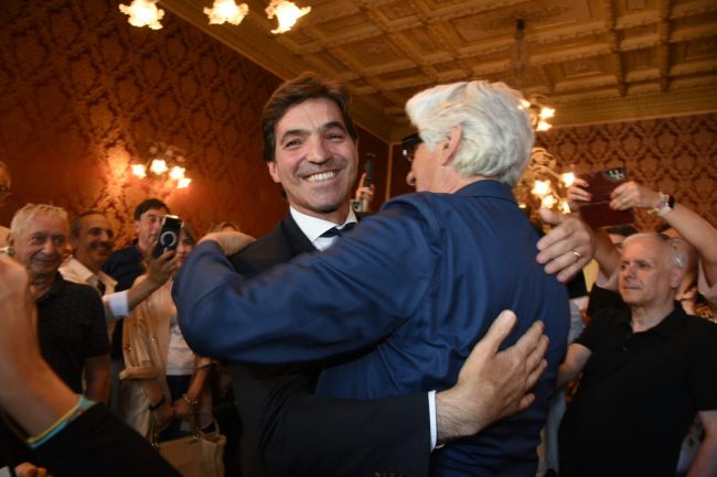 abbraccio acquaroli e parcaroli
